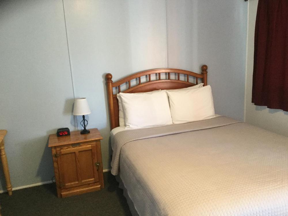 Single Room with Mountain View interior
