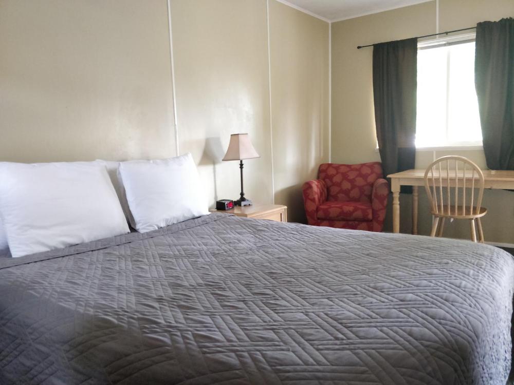 Single Room with Mountain View interior